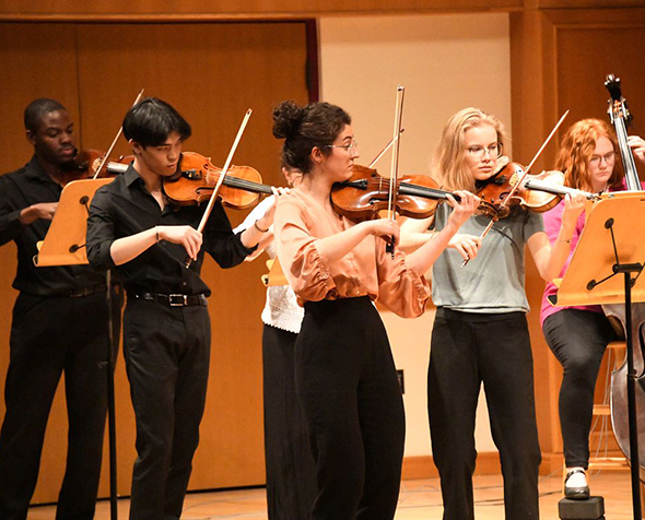 Lamont students perform