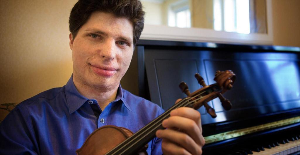 Augustin Hadelich, violin