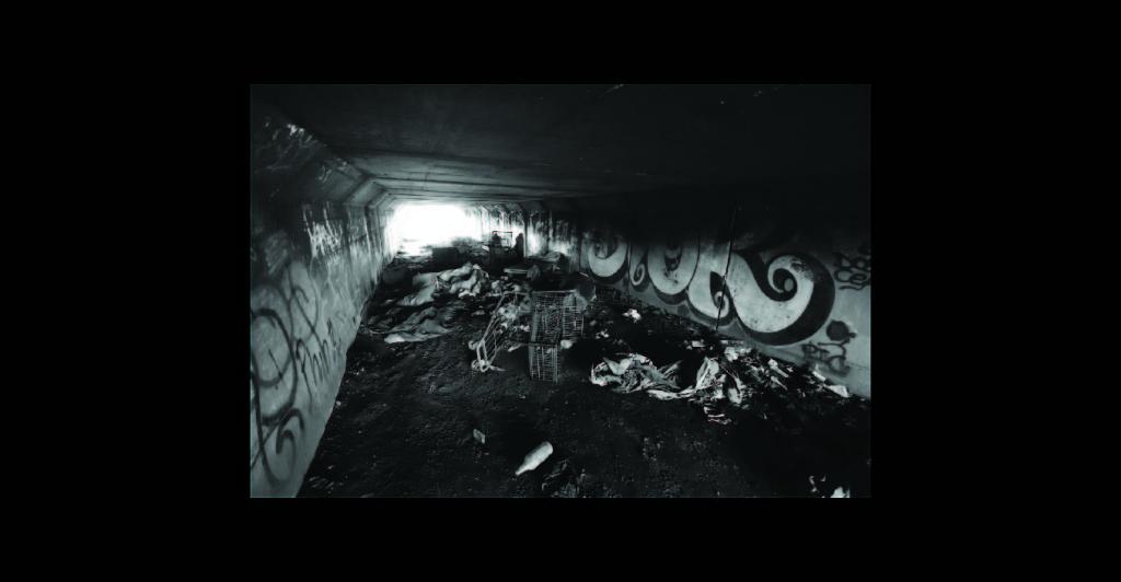 Camp in tunnel